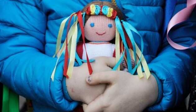 Від початку війни понад 13 тисяч дітей в Україні залишилися без батьківського піклування