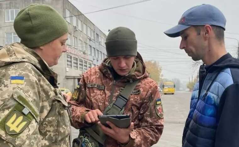 Озвучено шість законних випадків, коли в громадянина можуть перевірити документи