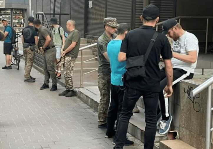 Минкульт огласил список, кого можно бронировать от призыва