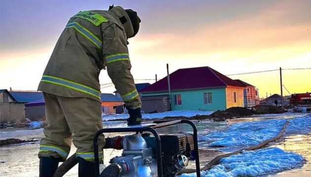 У Казахстані евакуювали понад 97 тисяч людей через повені