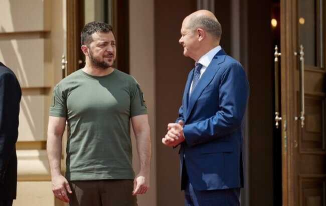 Зеленський поговорив із Шольцем і подякував за Patriot