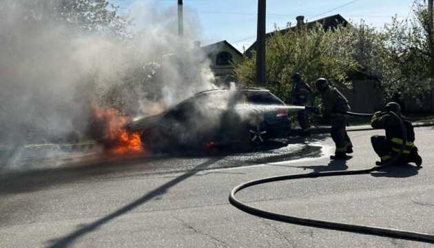 Окупанти вдарили дроном по Нікополю: є троє постраждалих