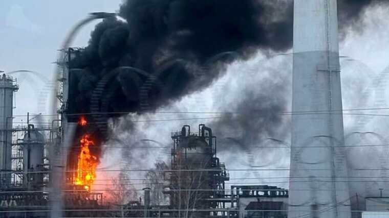 Українські атаки на російські НПЗ створюють напруженість у відносинах зі США, - WP