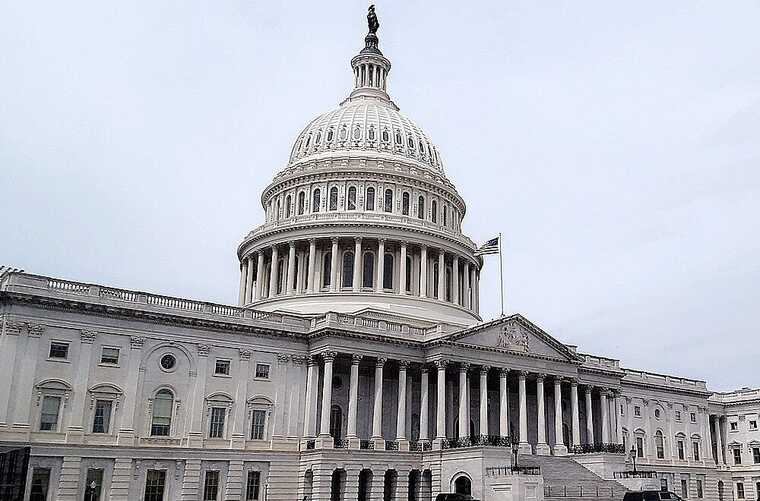 Після секретного брифінгу комітет розвідки Конгресу закликав негайно схвалити допомогу Україні