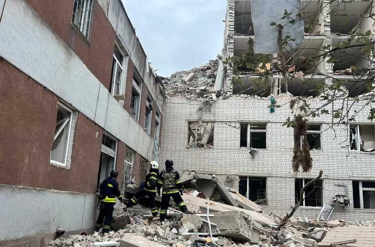 Зеленський відреагував на ракетний удар по Чернігову: вже 10 загиблих