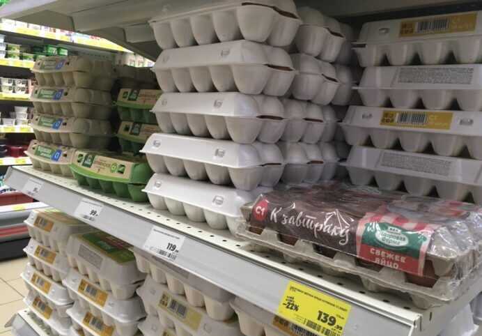 Перед "инаугурацией" Путина в России взялись за яйца: власти требуют держать цены