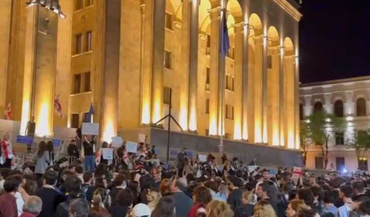 У столиці Грузії відновилися акції протесту проти законопроекту про іноагентів