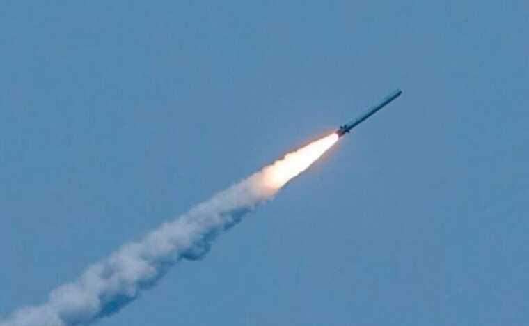 Враг атаковал Кривой Рог ракетами и дронами: есть пострадавшие