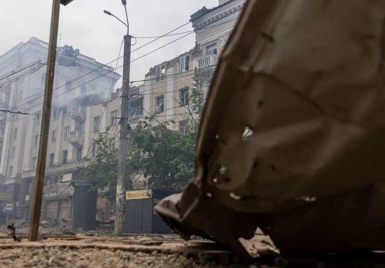 У Нацполіції показали кадри перших хвилин після ворожого удару по Дніпру