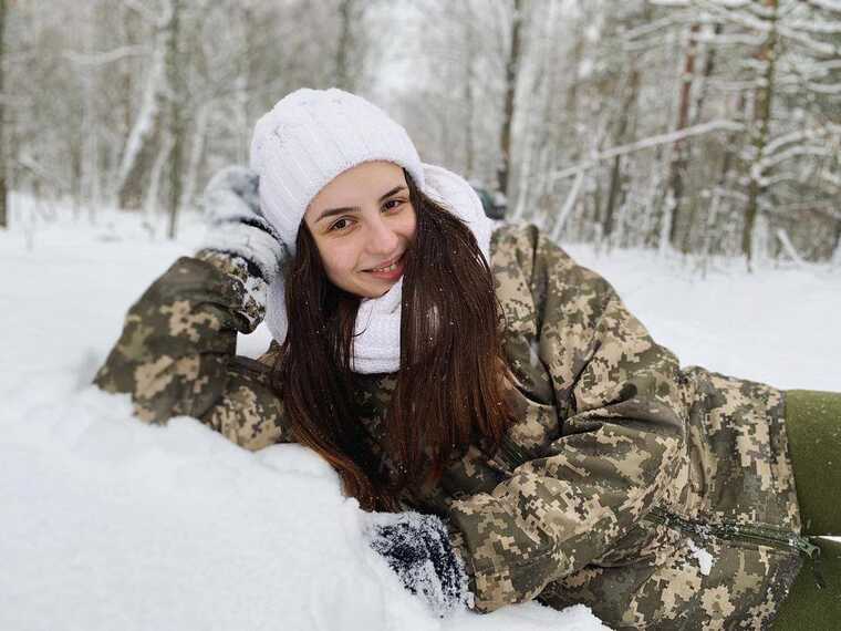 Уламок ракети пробив дах автівки: що відомо про загибель поліцейської у Чернігові