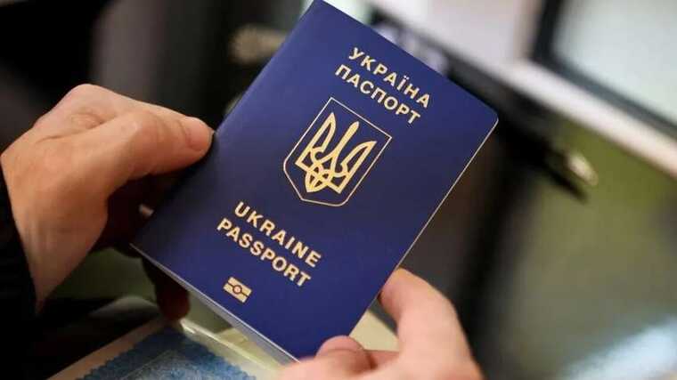 How will the life of Ukrainians abroad change after the cessation of consular services for men