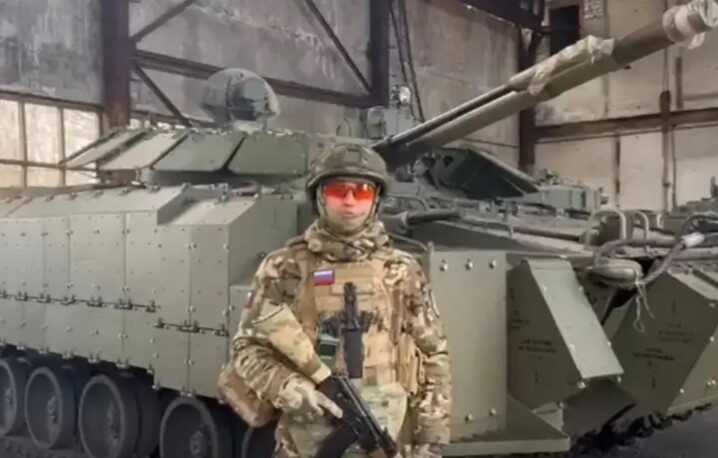 В Украине заметили редкую БМП-3 с комплексом динамической защиты "Каркас-2"