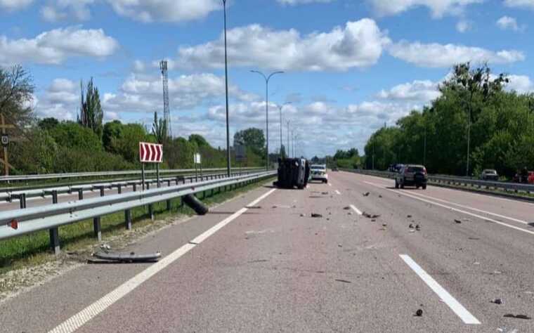 На автодорозі Київ — Харків зіткнулися два автомобілі: є постраждалі