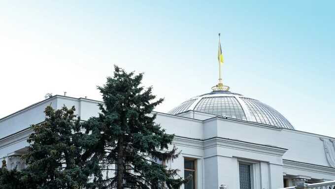 Журналистов начнут пускать в Верховную Раду, но ограничат их количество