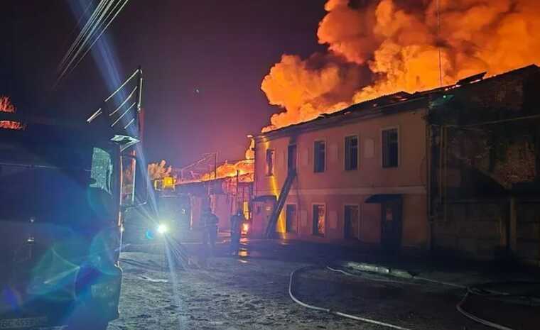 У ДСНС опублікували відео перших хвилин після нічної атаки на Харків