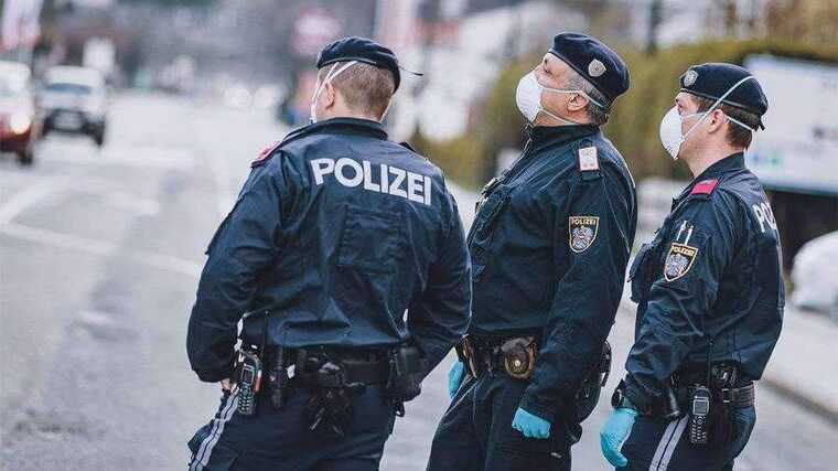 Поліція Австрії розслідує серію нападів на майно «Свідків Єгови»