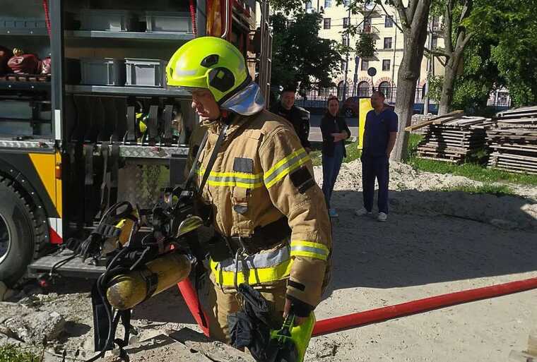 У столиці сталась пожежа на території пологового будинку