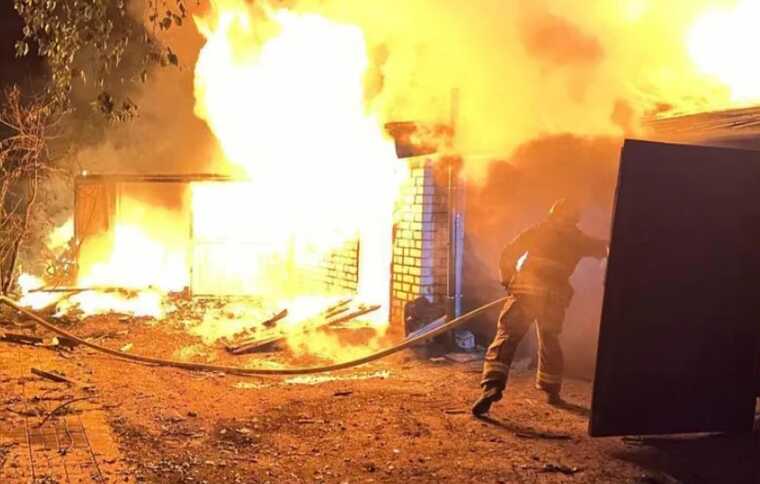 В пасхальную ночь захватчики атаковали более 100 населенных пунктов Украины