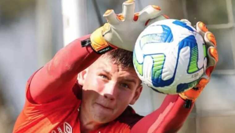 Український голкіпер забив неймовірний гол через усе поле