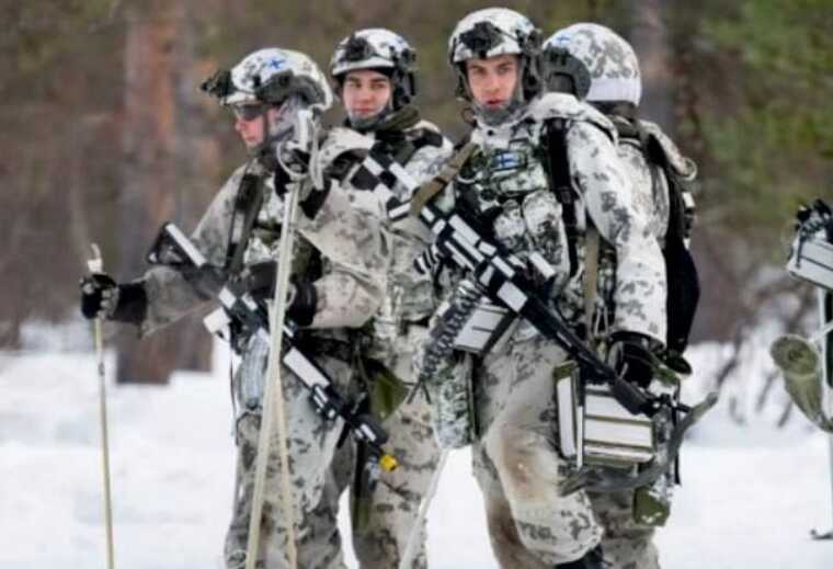 FT: Финляндия повышает боевую готовность перед лицом агрессии РФ