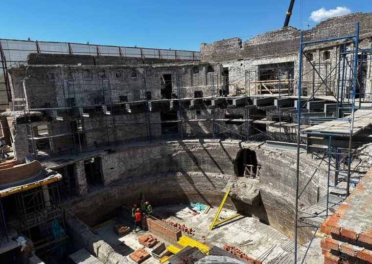 В Сети опубликовали фотографии Драмтеатра в оккупированном Мариуполе