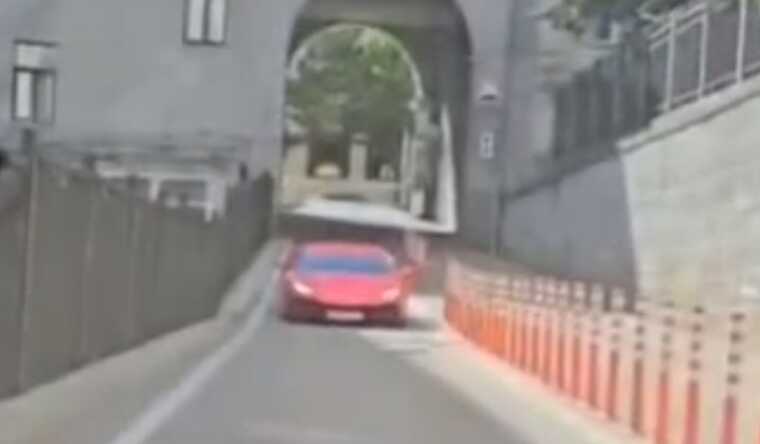       Porsche   Lamborghini