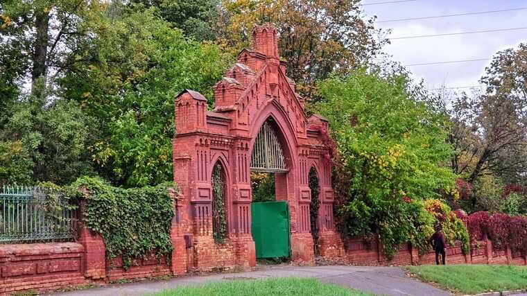 Сумнівна забудова на Байковому кладовищі: власницею виявилася донька ексзаступника міністра Прокопіва