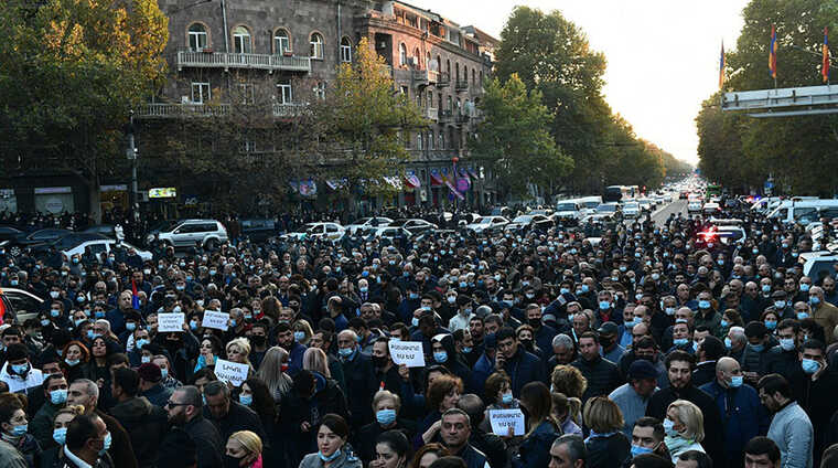 В столице Армении проходят массовые протесты против процесса делимитации границы с Азербайджаном