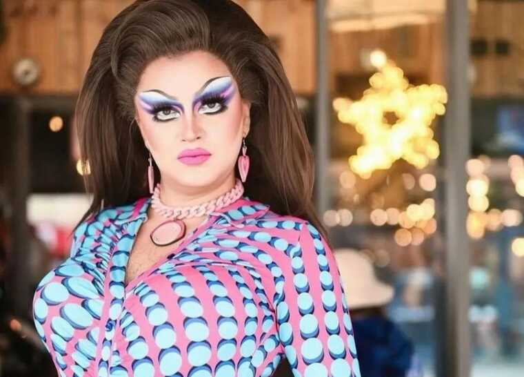 Олимпийский огонь на открытие Олимпиады по улицам Парижа пронесет трансвестит