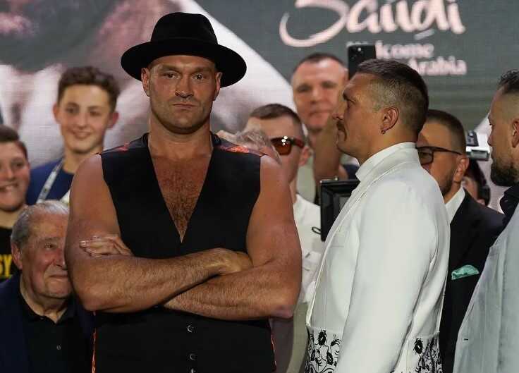 Ф’юрі безглуздо виправдався за відмову від "битви поглядів" з Усиком