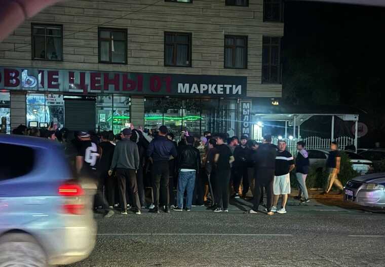 В Бишкеке начались массовые беспорядки