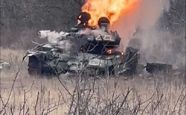 Українські захисники точним ударом рознесли ворожий танк