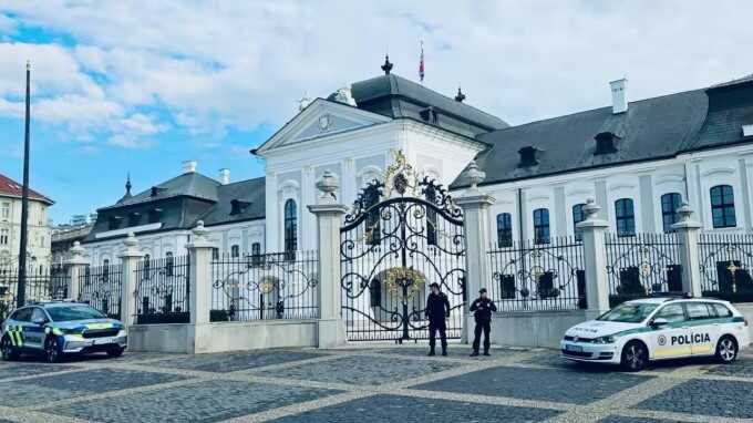 Після замаху на прем’єра Фіцо Словаччина посилила охорону громадських місць