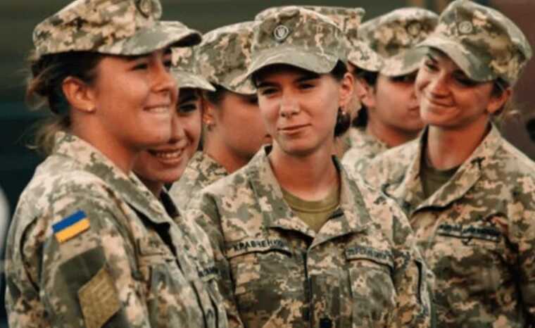 Мобілізація в Україні: чи потрібно жінкам завантажити додаток "Резерв+"