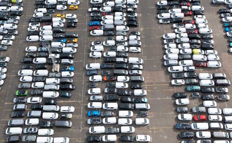 Україна отримала партію автомобілів, зібраних Лондоном у рамках програми утилізації