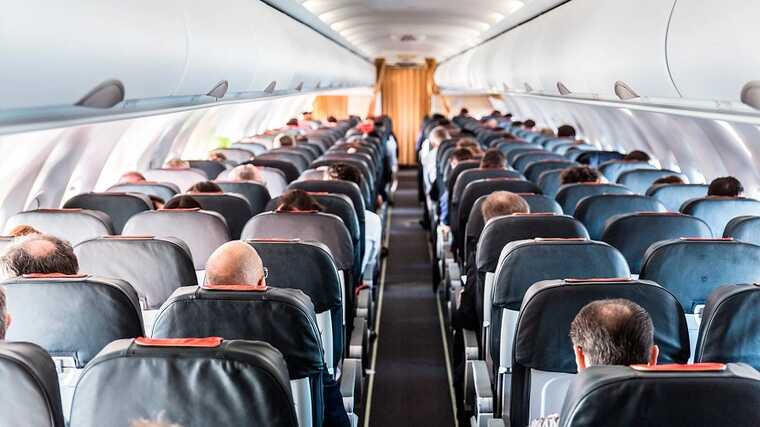 Пасажир рейсу Лондон-Сінгапур загинув під час тряски у зоні сильної турбулентності