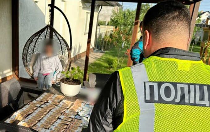 На Буковині поліція припинила протиправну діяльність шахраїв