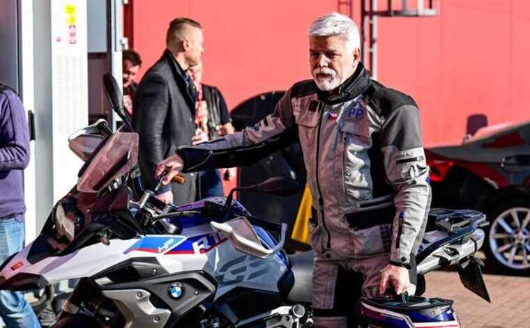 Після аварії на мотоциклі чеський президент потрапив до лікарні