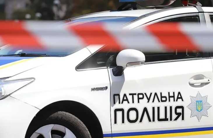 У столиці патрульні допомогли чоловікові, у якого за кермом стався напад