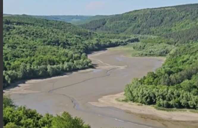 Днестр и его притоки резко обмелели: ниже находится Днестровская ГЭС