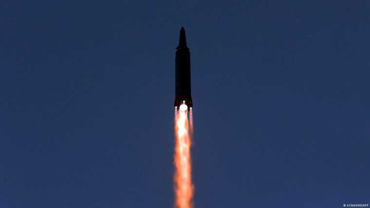 Північна Корея запустила невідому ракету у напрямку Жовтого моря, - ЗМІ