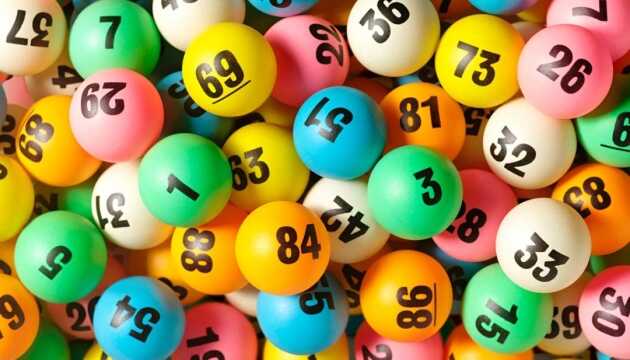 Журналіст: Уряд заборонив всю рекламу азартних ігор, але не лотереї