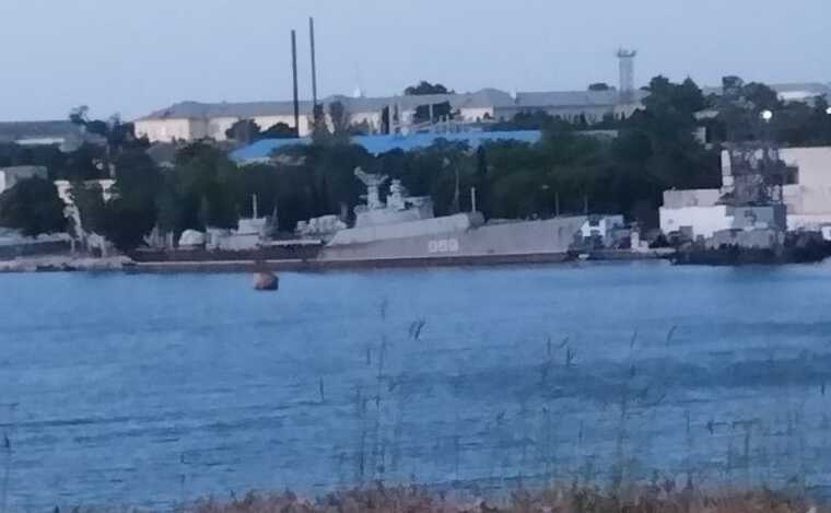 В окупованому Севастополі партизани виявили протичовновий корабель та катери РФ