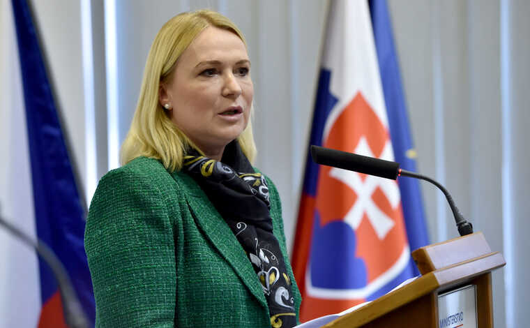 Тільки 4 країни відправили гроші на закупівлю боєприпасів для України