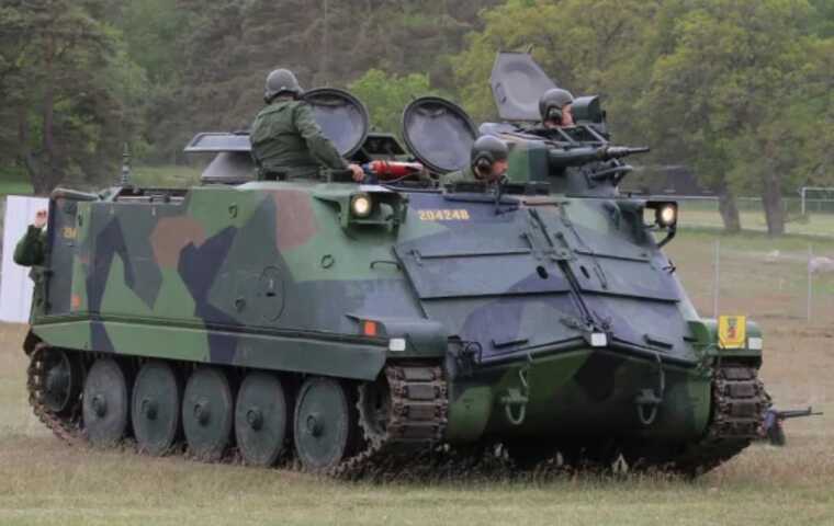      Pansarbandvagn 302