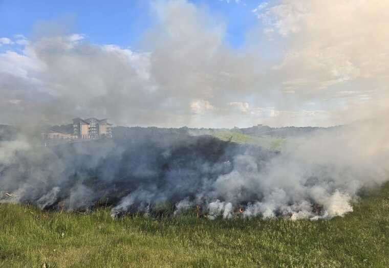 Удар окупантів двома авіабомбами по гольф-клубу в Харкові: у мережі показали наслідки прильоту