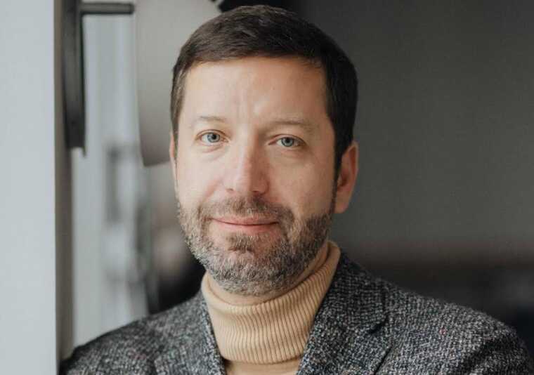 Конвертатор Костянтин Круглов, втративши «дах» в ОПУ, готується втекти?