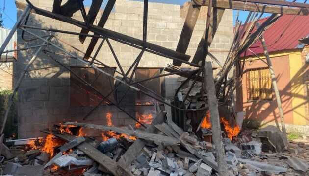 Росіяни вранці обстріляли Нікопольський район: постраждали чотири особи