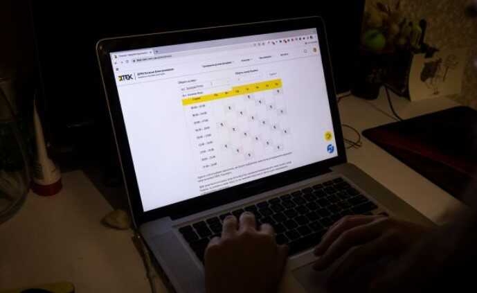 В Україні можуть змінитись графіки відключень світла через атаку ворога, – Міненерго