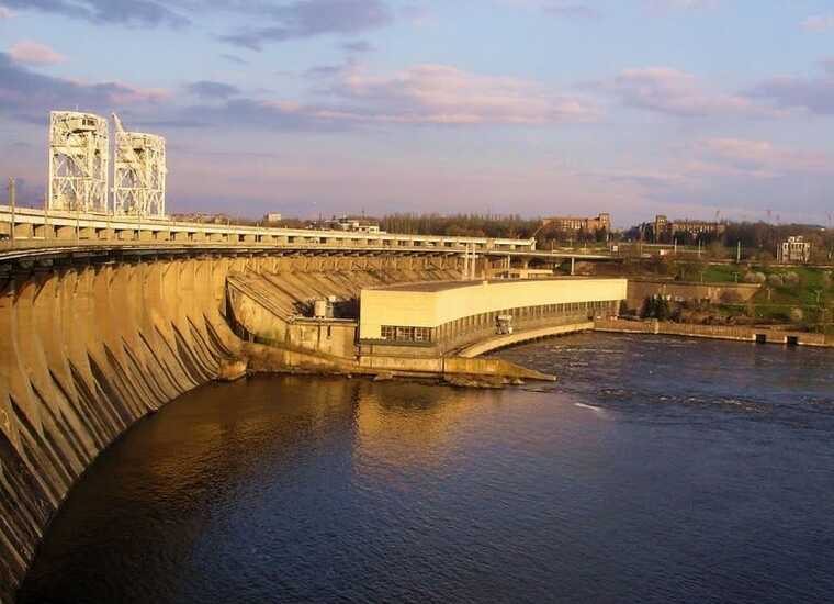 У мережі показали нічні удари по ДніпроГЕС